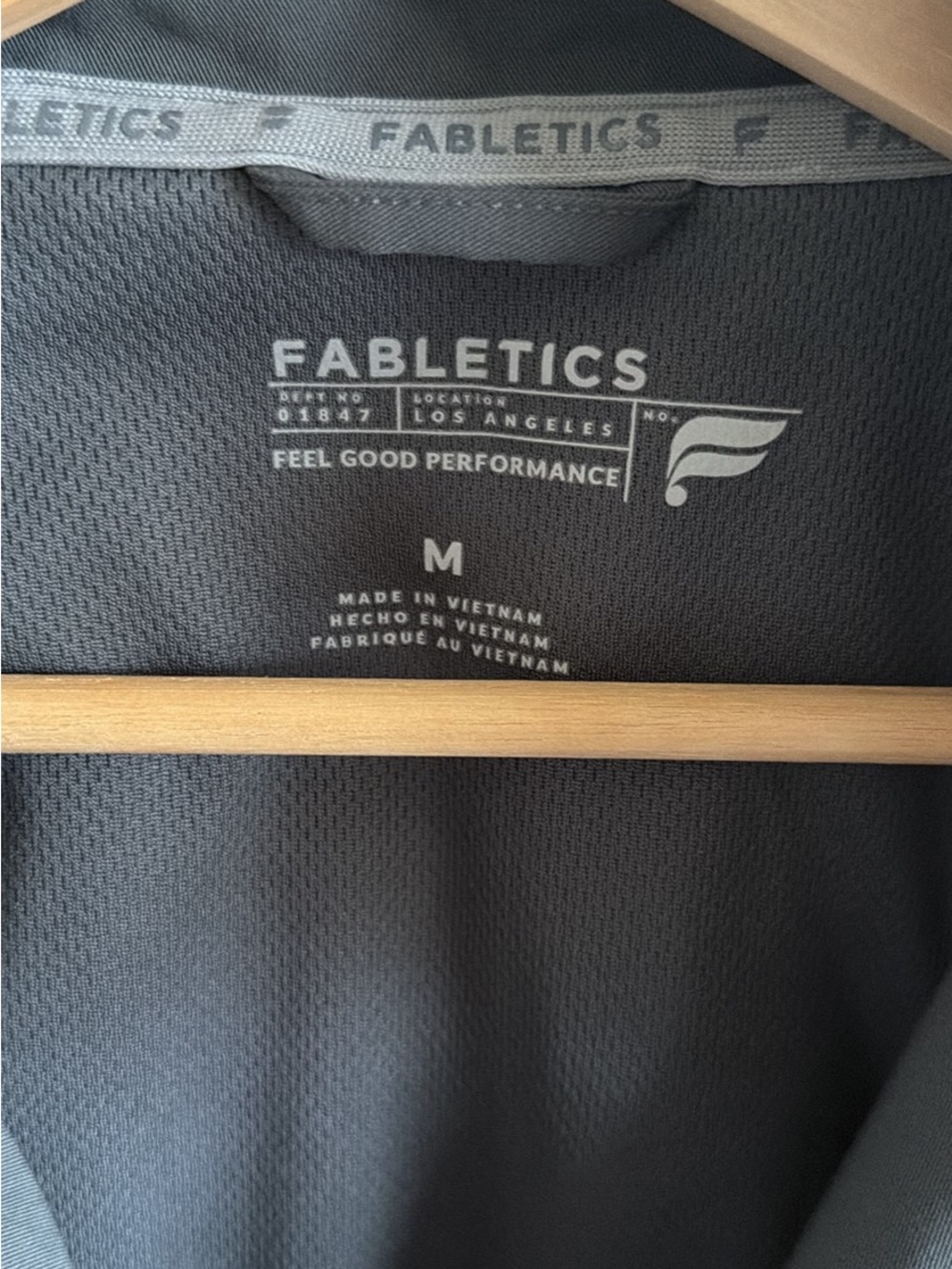 Women's Fabletics Scrub set - Picture 15 of 15